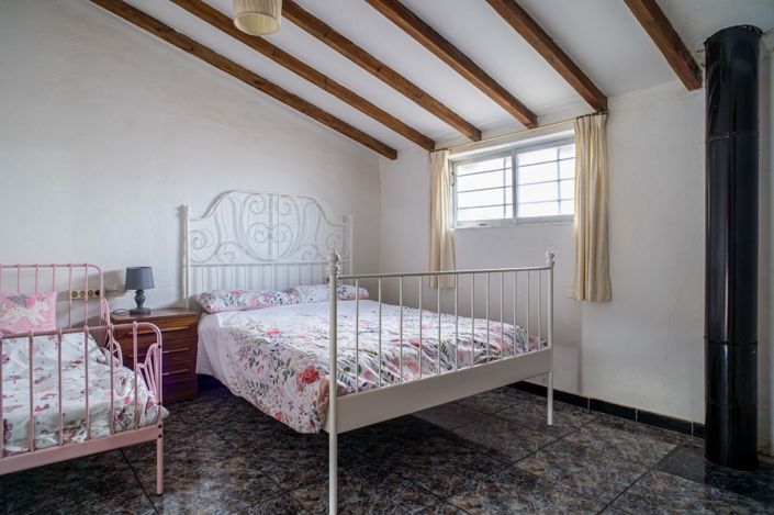 Image No.44-5 Bed Country House for sale