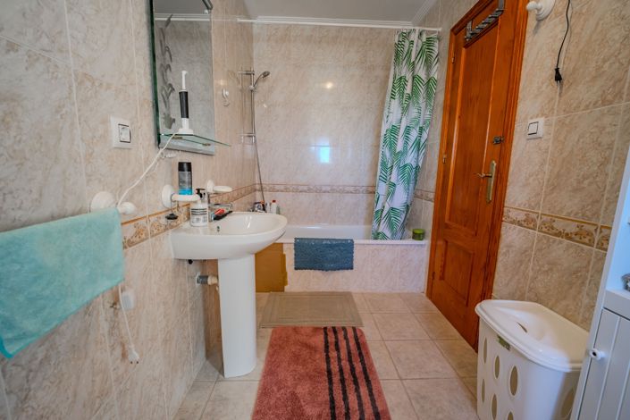 Image No.13-3 Bed Townhouse for sale