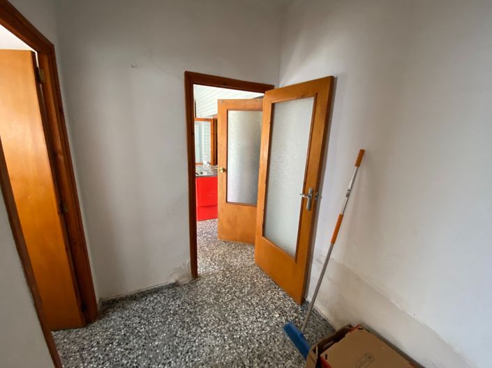 Image No.20-5 Bed Townhouse for sale