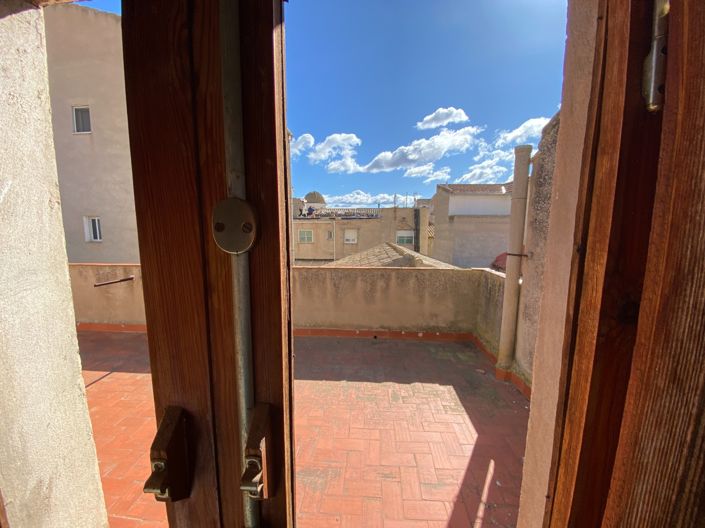 Image No.21-5 Bed Townhouse for sale