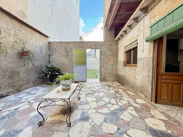 Image No.2-Maison de ville de 5 chambres à vendre à Pinoso