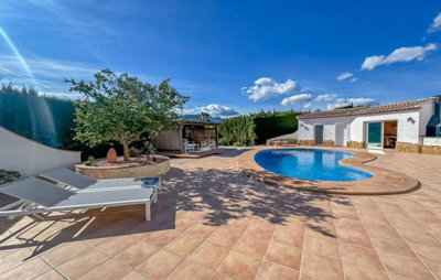 27626-villa-for-sale-in-calpe-4185777-large
