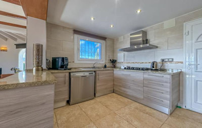 27626-villa-for-sale-in-calpe-4185766-large