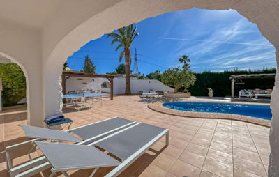 27626-villa-for-sale-in-calpe-4185769-large