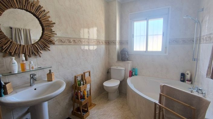 Image No.17-2 Bed Townhouse for sale