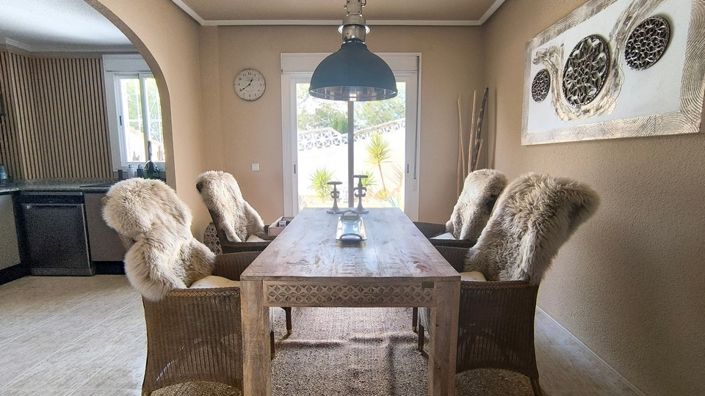 Image No.7-2 Bed Townhouse for sale