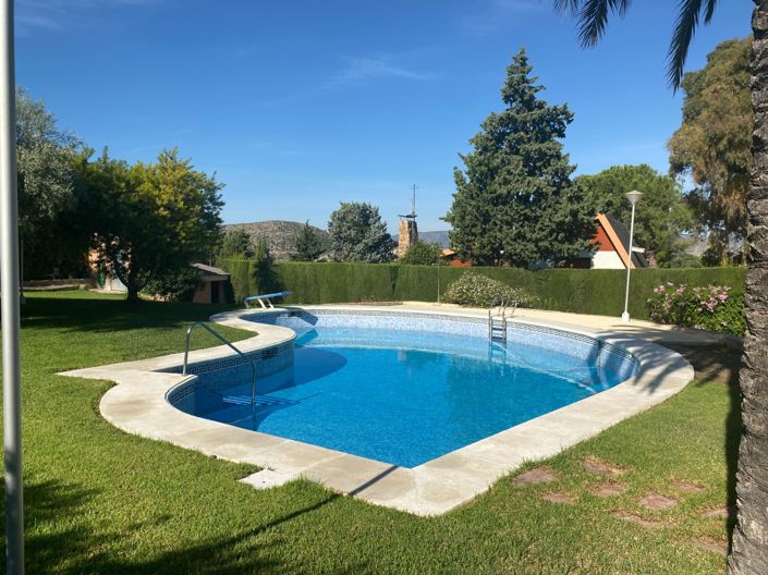 Image No.3-Villa de 5 chambres à vendre à Petrer