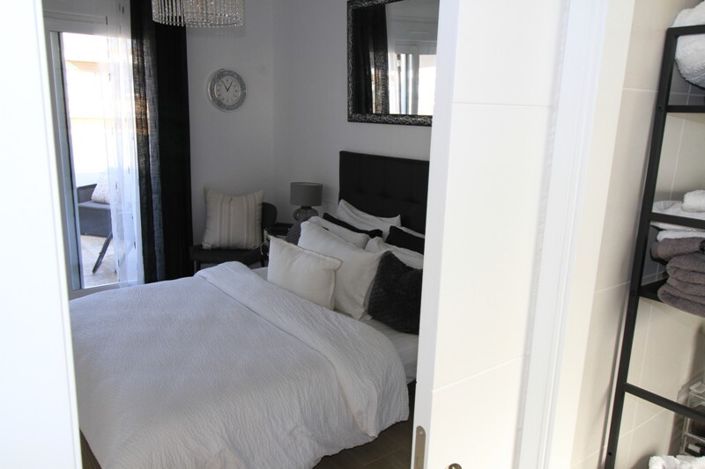 Image No.17-3 Bed Townhouse for sale