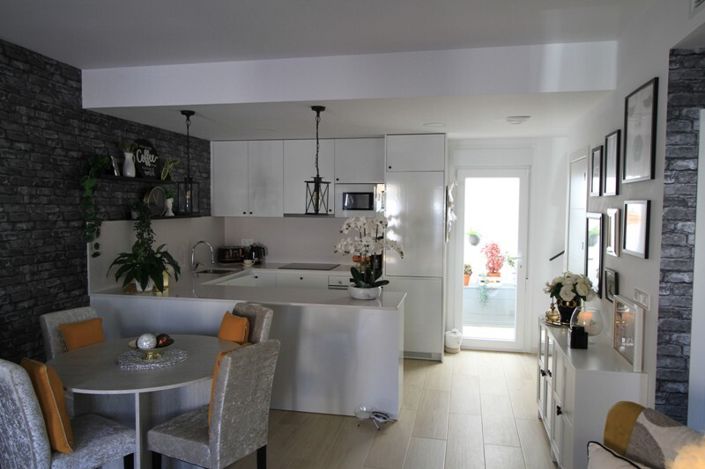 Image No.5-3 Bed Townhouse for sale