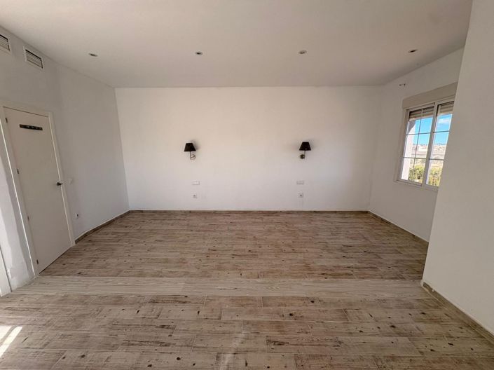 Image No.28-Villa de 6 chambres à vendre à Pinoso