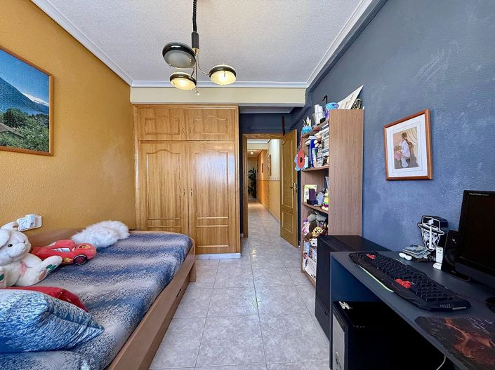 Image No.10-5 Bed Apartment for sale