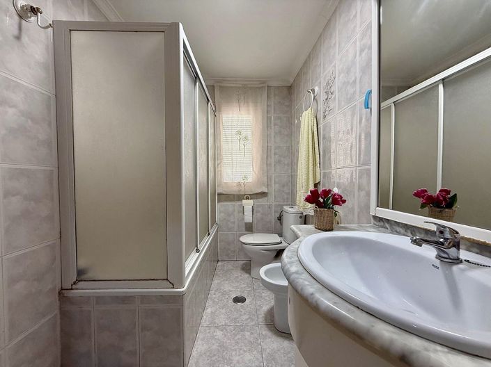 Image No.12-5 Bed Apartment for sale