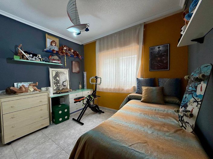 Image No.13-5 Bed Apartment for sale