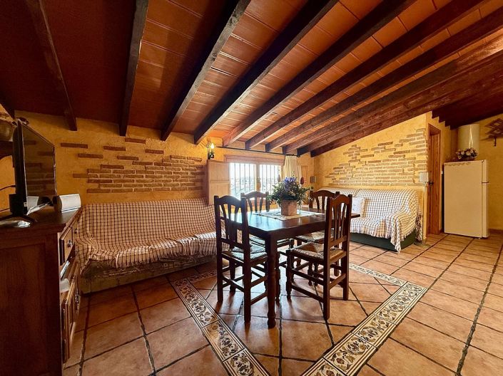 Image No.24-5 Bed Apartment for sale