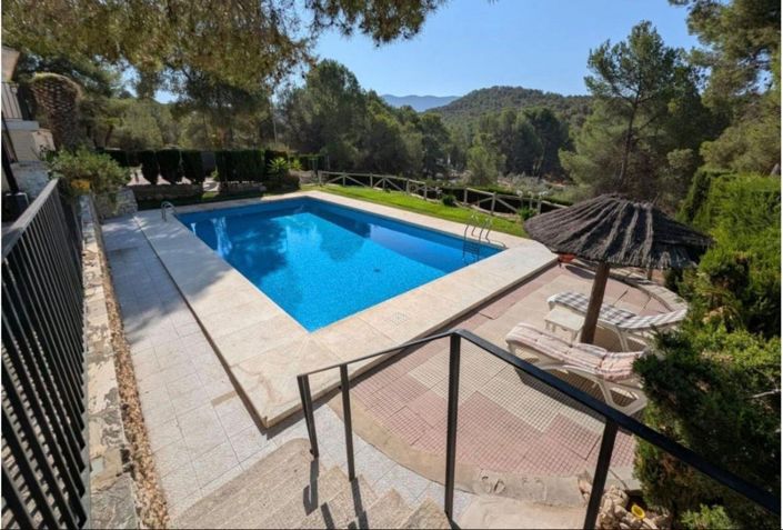 Image No.2-Villa de 4 chambres à vendre à Sax