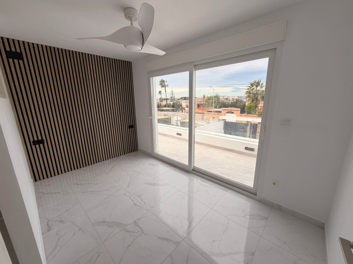 Image No.7-Villa de 3 chambres à vendre à Torrevieja