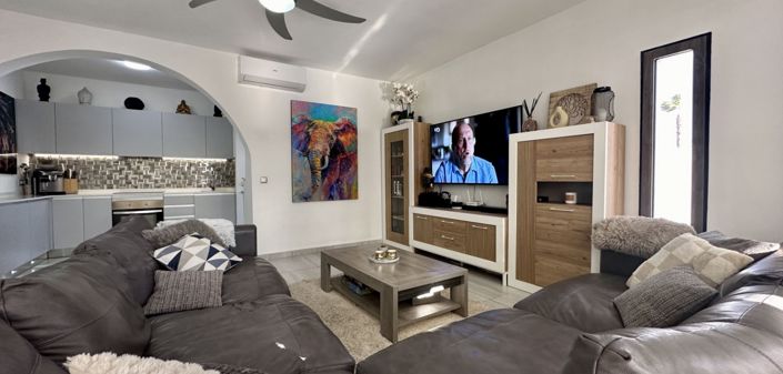 Image No.2-5 Bed Villa for sale