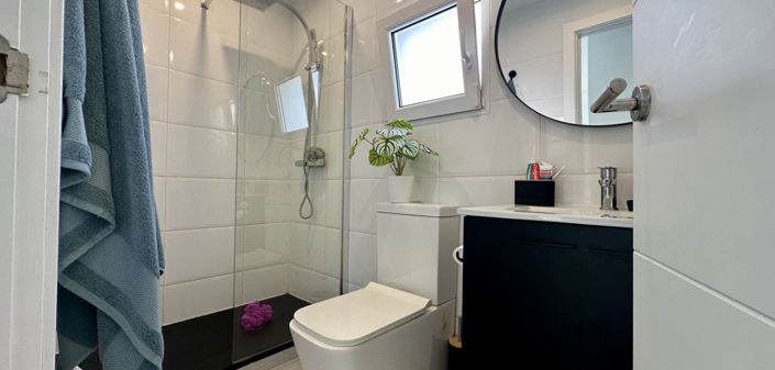 Image No.9-5 Bed Villa for sale