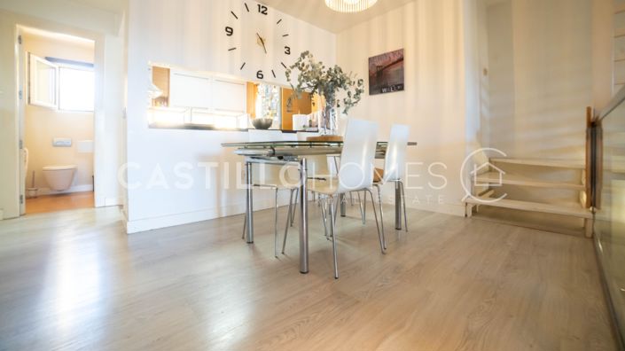 Image No.17-4 Bed Townhouse for sale