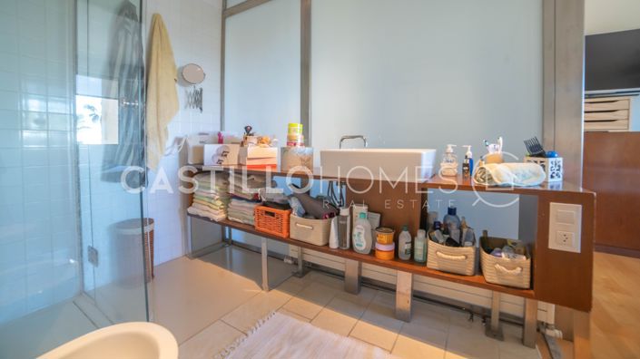 Image No.35-4 Bed Townhouse for sale