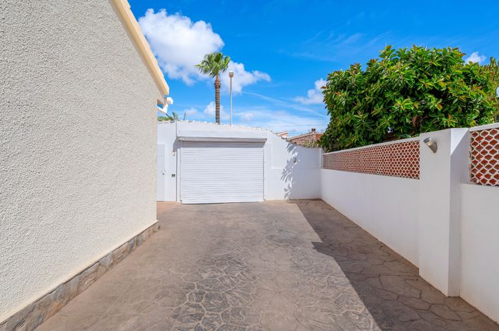 Image No.3-7 Bed Villa for sale