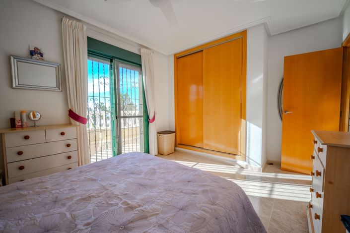 Image No.26-3 Bed Townhouse for sale