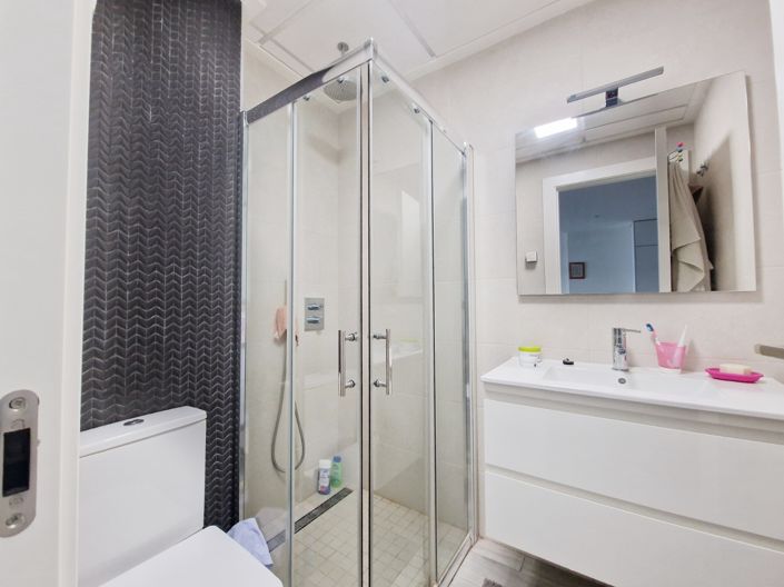 Image No.19-2 Bed Apartment for sale