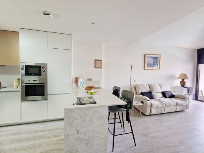 Image No.8-2 Bed Apartment for sale