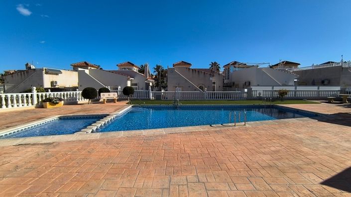 Image No.2-Villa de 3 chambres à vendre à Alicante