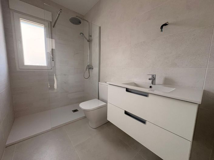 Image No.24-3 Bed Villa for sale