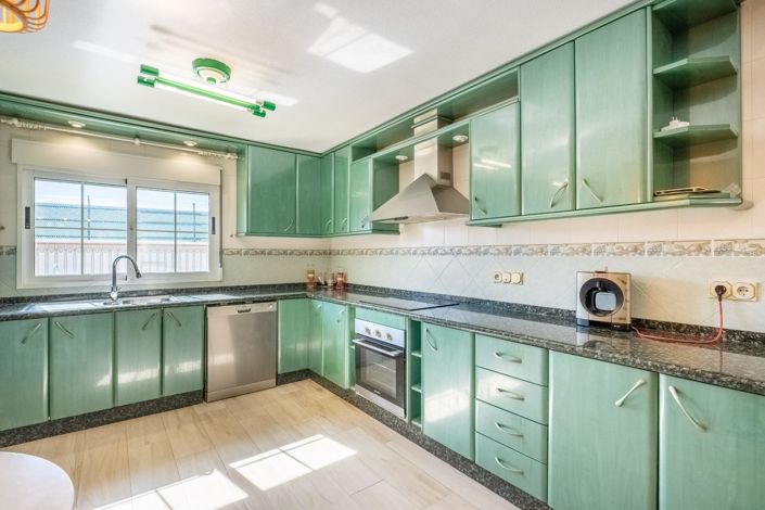 Image No.18-6 Bed Villa for sale