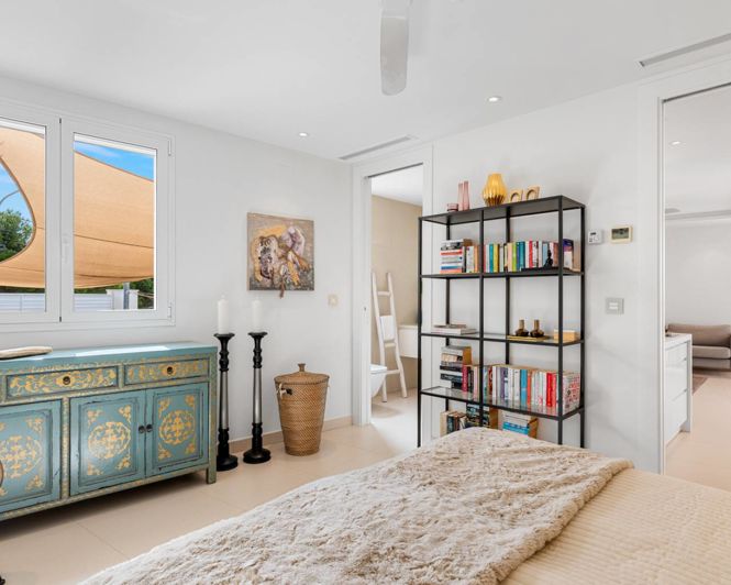 Image No.18-5 Bed Villa for sale