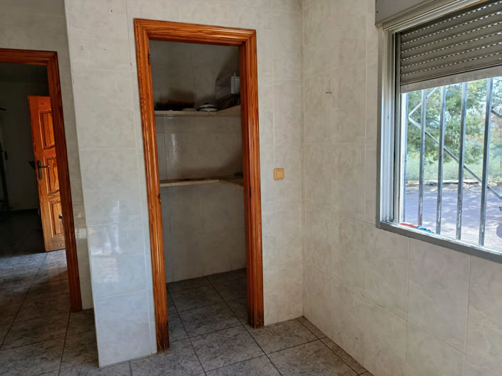 Image No.17-6 Bed Country House for sale