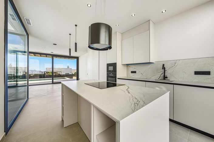 Image No.9-4 Bed Villa for sale