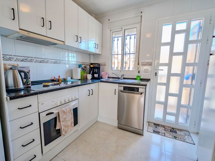 Image No.20-2 Bed Apartment for sale