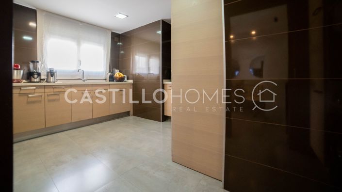 Image No.13-3 Bed Apartment for sale