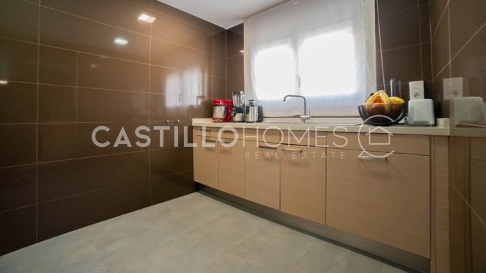 Image No.15-3 Bed Apartment for sale