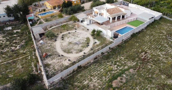 Image No.3-4 Bed Villa for sale