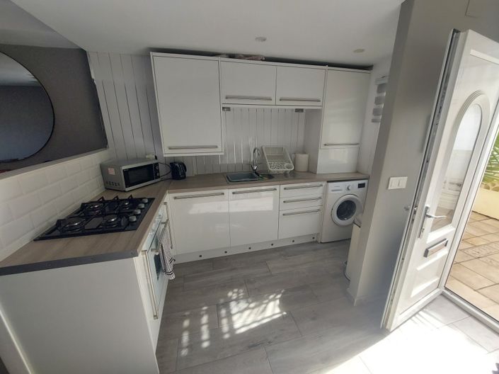 Image No.6-2 Bed Bungalow for sale