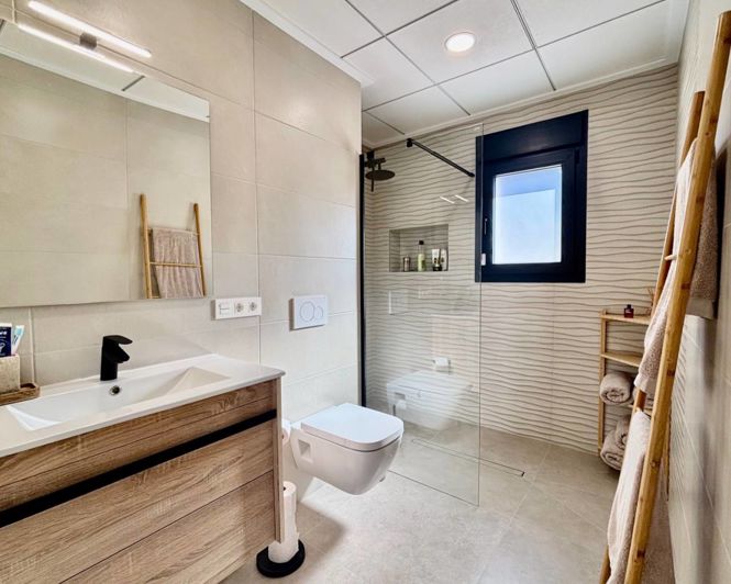 Image No.8-3 Bed Villa for sale