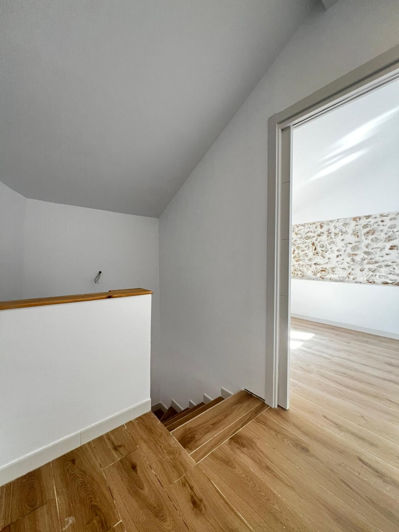 Image No.11-3 Bed Townhouse for sale