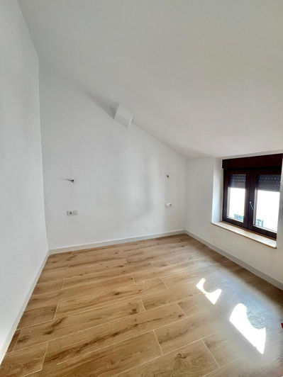 Image No.18-2 Bed Townhouse for sale