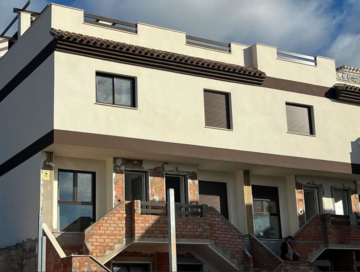 Image No.14-2 Bed Townhouse for sale