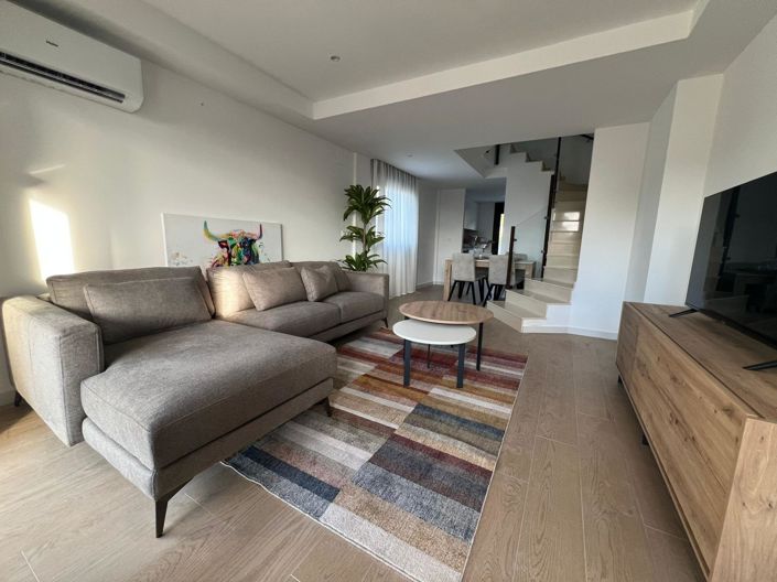 Image No.8-2 Bed Townhouse for sale