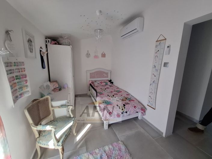 Image No.38-5 Bed Country House for sale