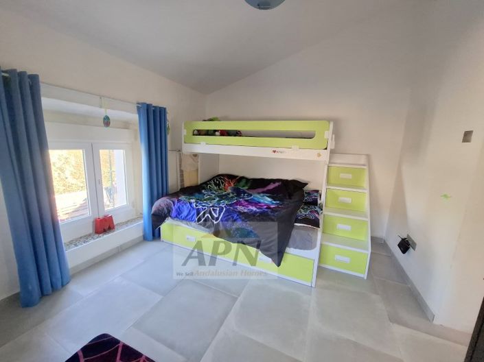 Image No.43-5 Bed Country House for sale