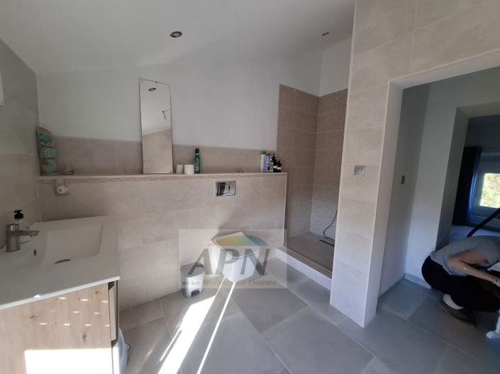 Image No.46-5 Bed Country House for sale