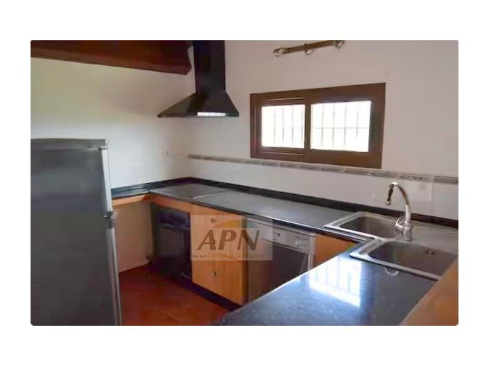 Image No.8-5 Bed Country House for sale