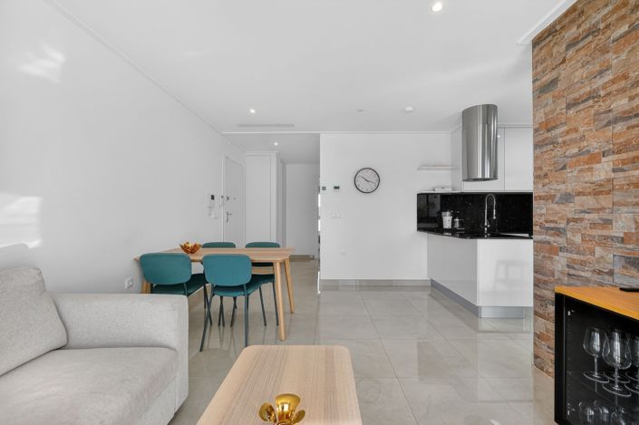 Image No.5-2 Bed Apartment for sale