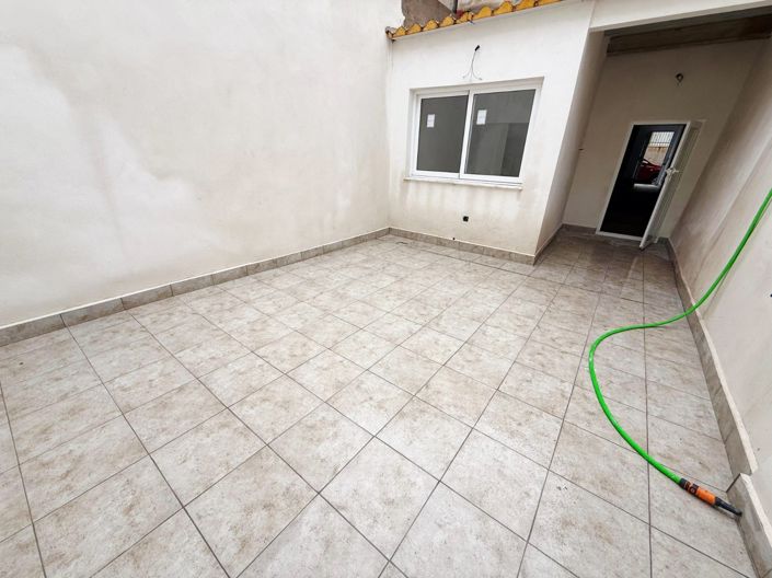 Image No.11-3 Bed Townhouse for sale